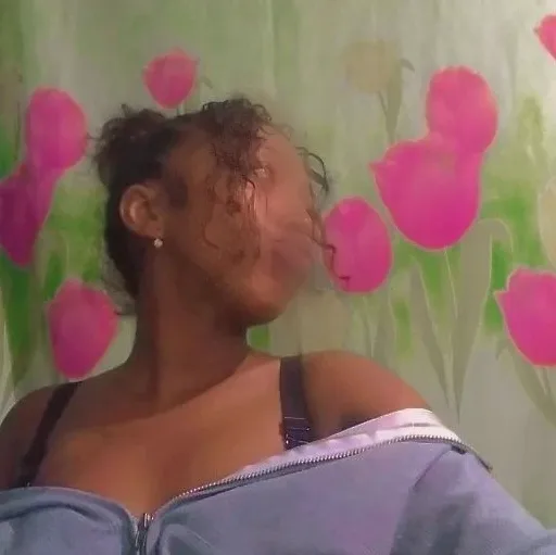 Amira, 24