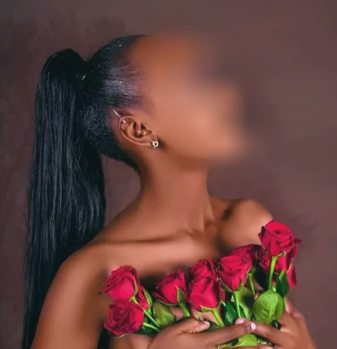 Anna, 23