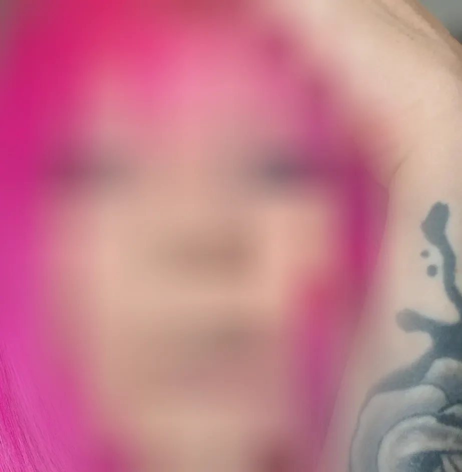 Emma, 32