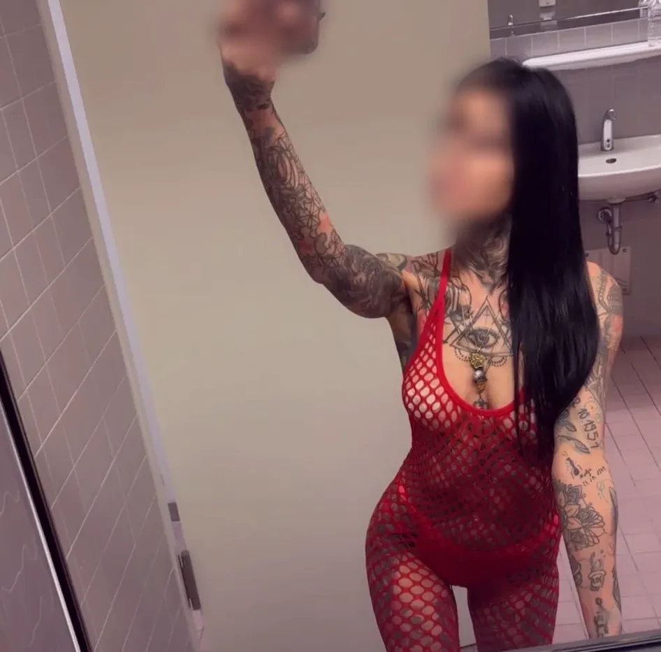 Kamilla, 34